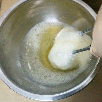 原味肉松蛋糕卷的做法的做法步骤5