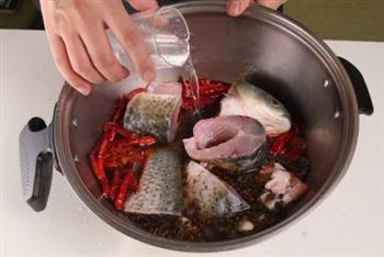 自动烹饪锅做麻辣鱼块的做法图解3