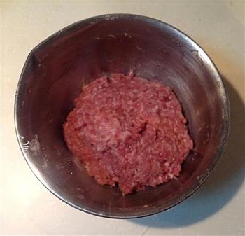 来一份窝心早餐-现烤芝士牛肉汉堡的做法步骤2