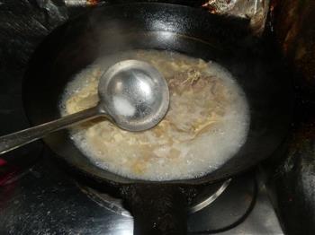 酸菜排骨汤的做法步骤6