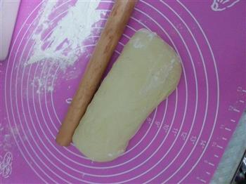 椰蓉面包卷的做法图解3