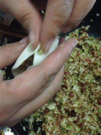 白菜饺子的做法步骤3