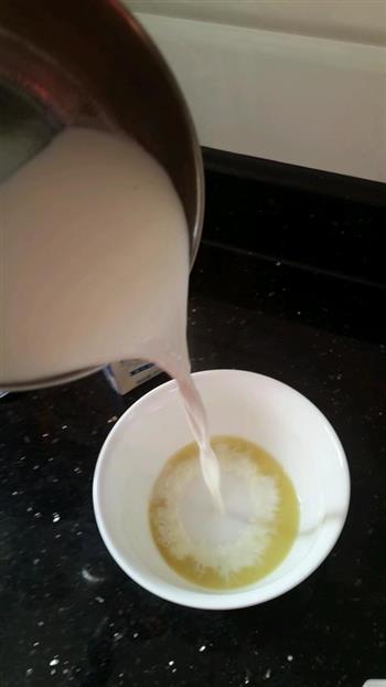 港式姜撞奶的做法步骤5