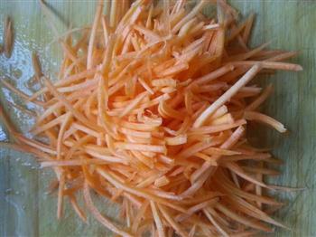 胡萝卜金针菇炒肉丝的做法步骤5