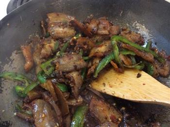 青椒回锅肉的做法步骤14