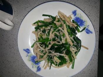 凉拌金针菇菠菜的做法步骤4