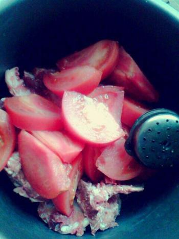 牛小骨番茄汤的做法步骤3