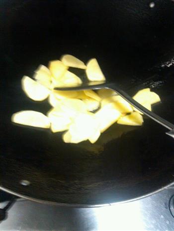 土豆烧鸡腿的做法步骤3