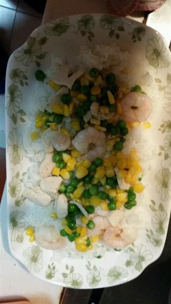 彩蔬虾仁鸡肉芝士焗饭的做法步骤4