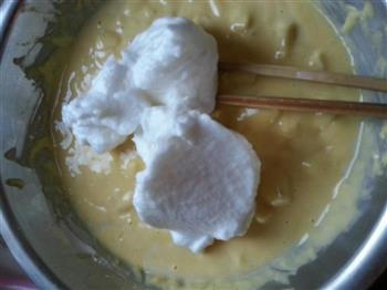 酸奶香蕉蒸蛋糕的做法步骤4