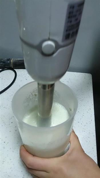 牛油果奶昔的做法步骤3