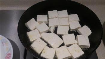 木耳烧豆腐的做法步骤1