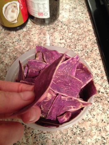 煎紫薯片的做法图解1