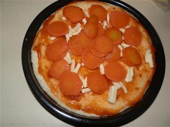 胡萝卜火腿披萨的做法步骤3