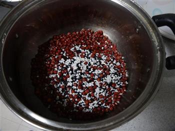 红豆黑米粥的做法步骤2