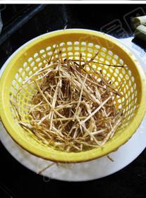 茅根竹蔗水的做法步骤2
