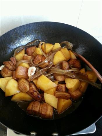 红烧肉土豆炖粉条的做法图解4