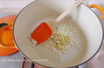 海蟹蘑菇菜泡饭的做法步骤3