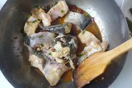 胃口大开的下饭菜-冬高菜烧鱼块的做法步骤7