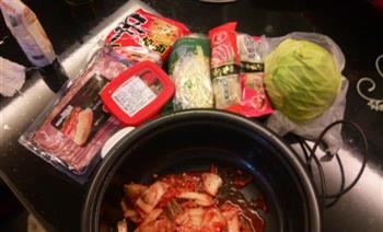 韩国泡菜年糕火锅的做法步骤1