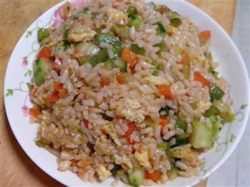 什锦蔬菜炒米饭的做法图解7