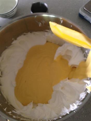 原味戚风奶油蛋糕的做法步骤7