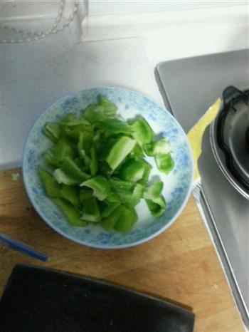 尖椒土豆片的做法步骤2