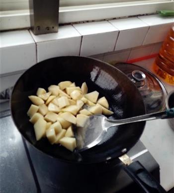 咖喱土豆炖鸡块的做法步骤3