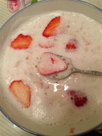 草莓牛奶西米露的做法步骤5