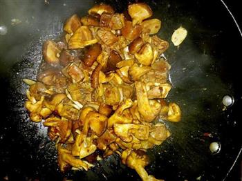 香菇烧鸡块的做法步骤6