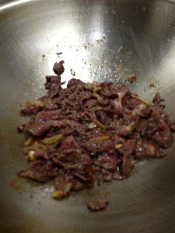 金针菇牛肉煲的做法步骤6