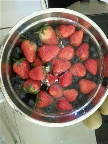 草莓布丁的做法图解1