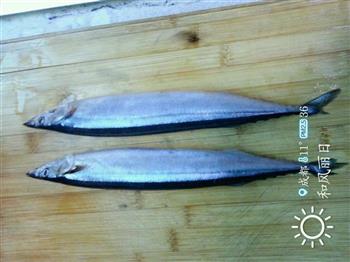 日式烤秋刀鱼的做法图解1