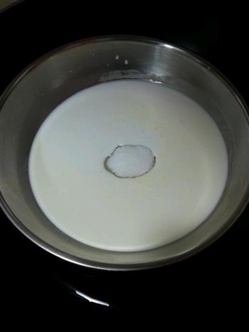 85°c牛奶椰丝小方的做法步骤3