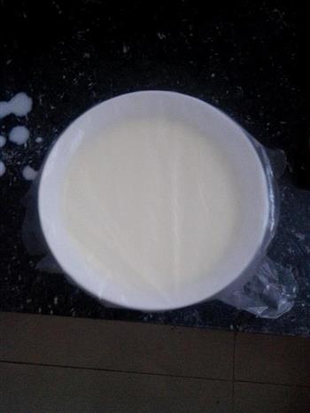 牛奶蒸蛋的做法图解3