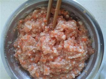蒸酿虾仁豆腐泡的做法步骤1