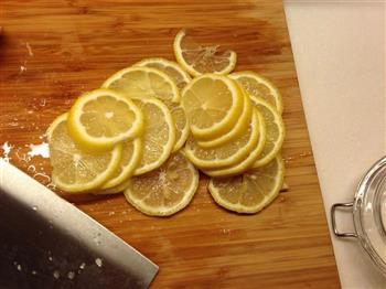桂花蜜渍柠檬的做法步骤1
