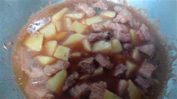 叉烧土豆炖肉的做法步骤2