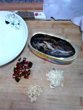 豆豉鱼油麦菜的做法图解1