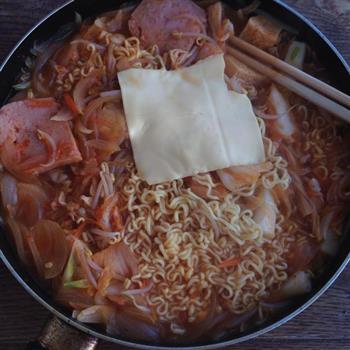 韩国泡面锅的做法图解3