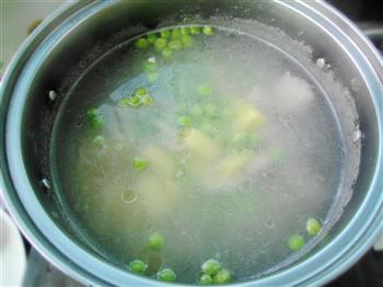 豌豆薯仔猪骨汤的做法步骤5