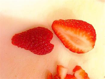 草莓优格冰淇淋的做法图解2