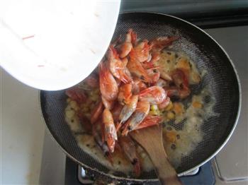 金沙玉米虾的做法步骤7