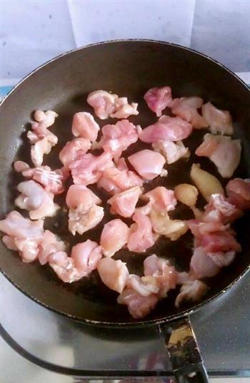 不用一滴油做超下饭菜青椒煸鸡肉的做法步骤3