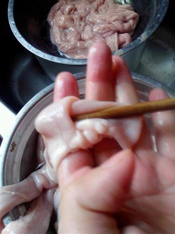 竹笋灌小肠排骨汤的做法步骤2