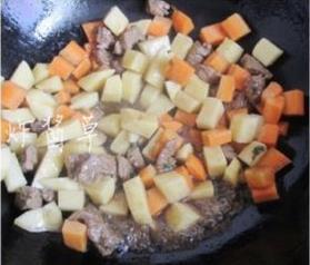 咖喱牛肉土豆的做法步骤7