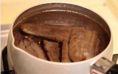 轻松做绝对拿得出手的家宴菜-葱烧海参的做法步骤5