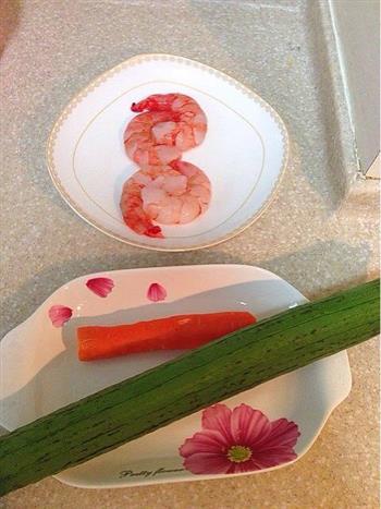 丝瓜胡萝卜烩虾片的做法步骤1