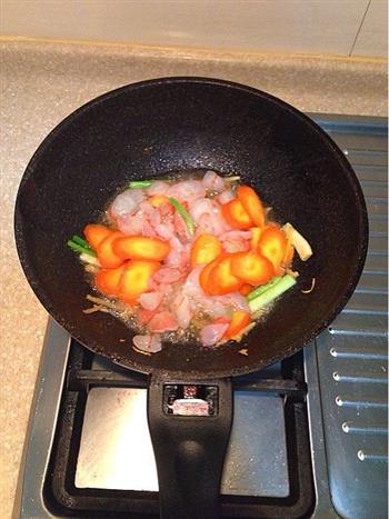 丝瓜胡萝卜烩虾片的做法步骤4
