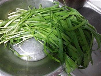 银鱼炒韭菜怎么做，银鱼炒韭菜怎么做好吃，银鱼炒韭菜做法